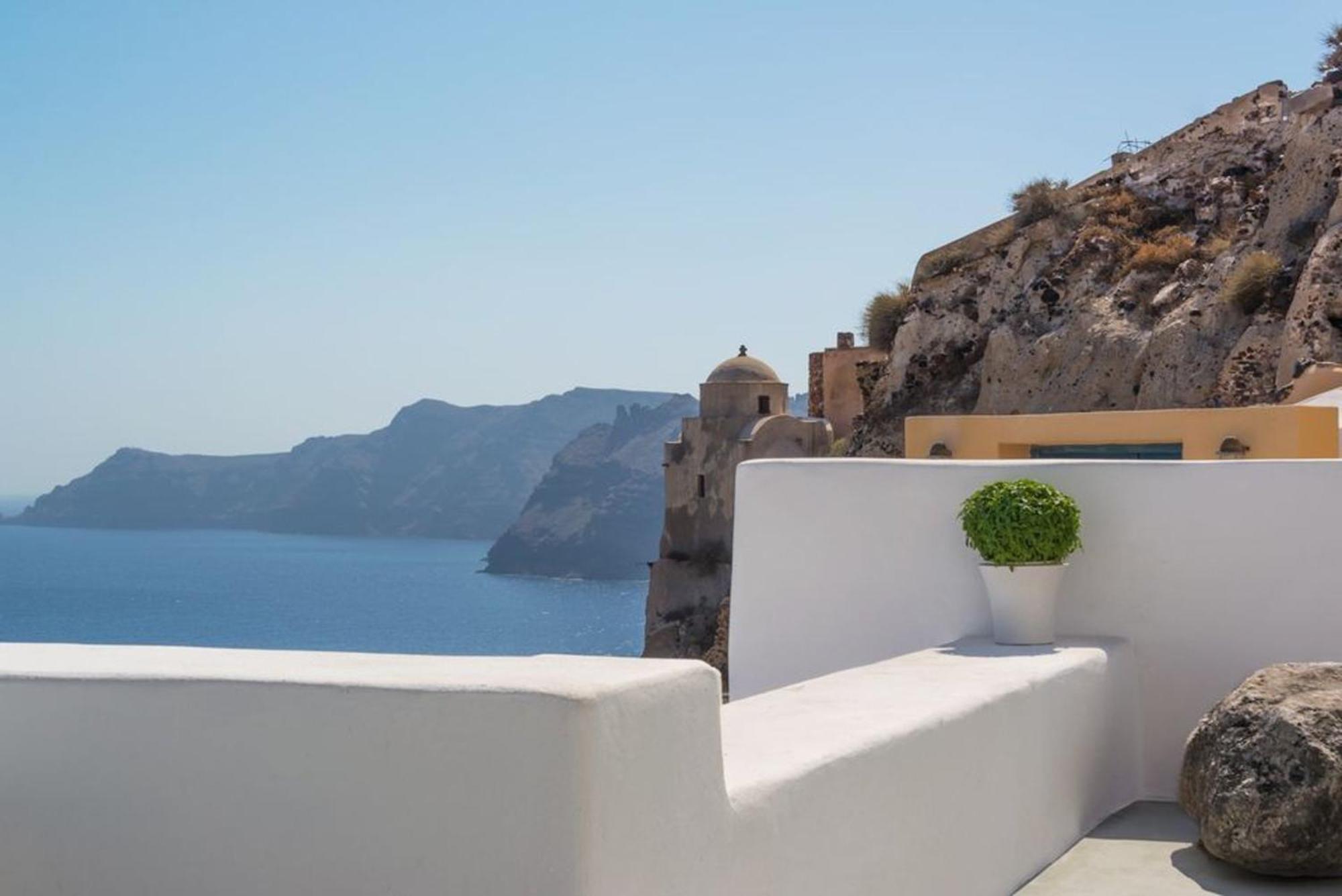Pina Caldera Villa: Santorini Retreat With Private Pool Villa