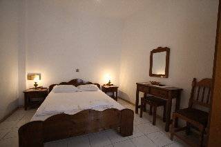 Dolphins Aparthotel 3*