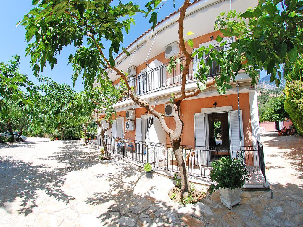 Emilia Apartment *