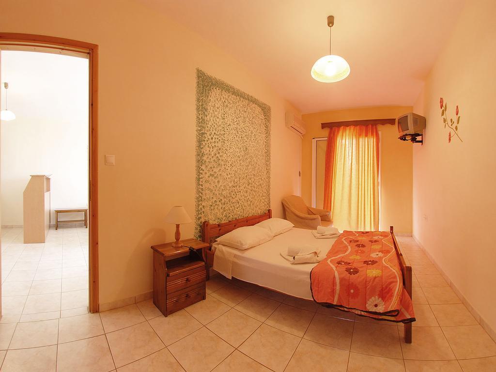 Emilia * Trapezaki (Kefalonia)