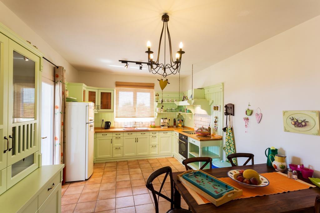 Aeolos Villa