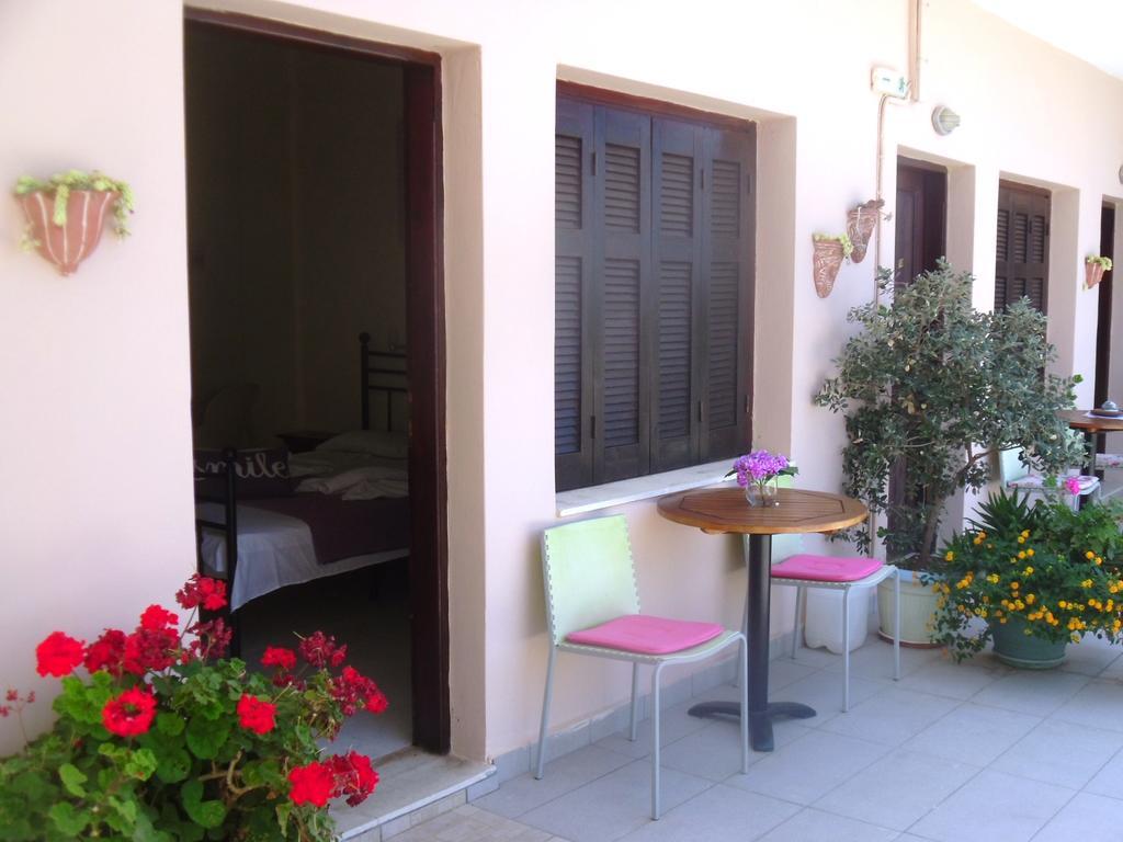 Amazon Agia Marina (Crete)