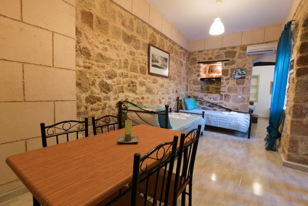 Aparthotel Xenones 3*