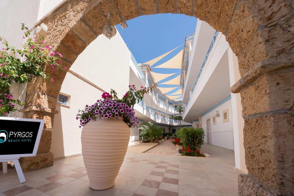 Aparthotel Pyrgos