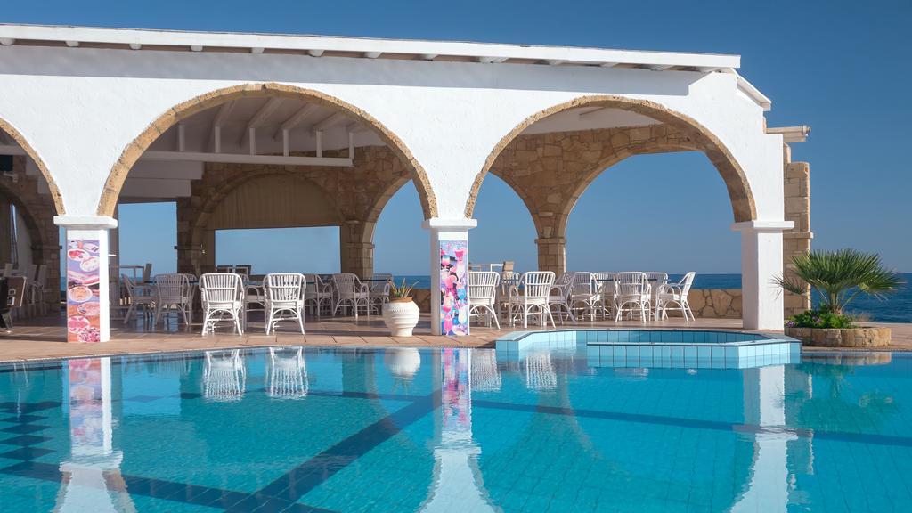 Aparthotel Pyrgos 2*