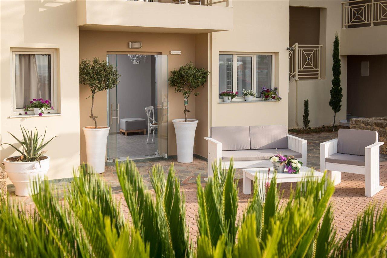 Notos Heights & Aparthotel 3*