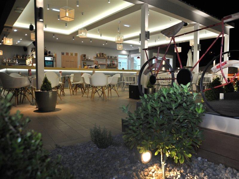 Blue Lagoon Hotel 4*