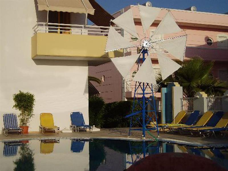 Cosmi Apts By Estia Aparthotel 3*