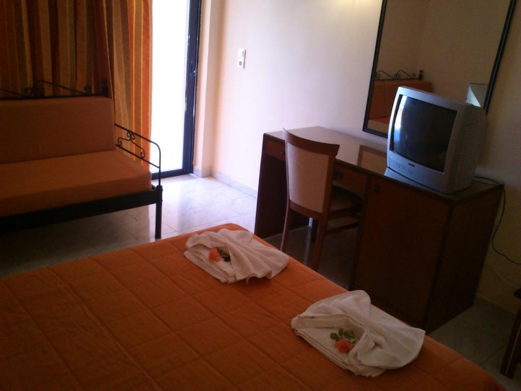 Roseland's 3*