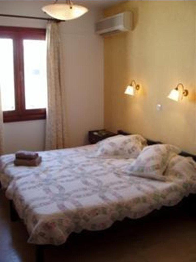 Mouria Skiathos Town