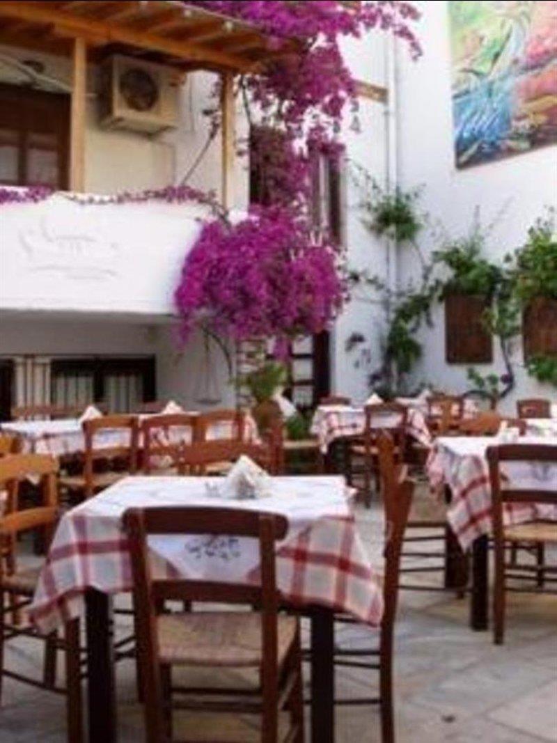 Hotel Mouria *