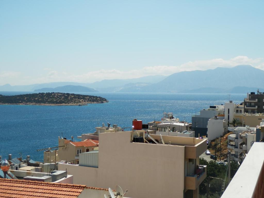 Eleni Apartment *