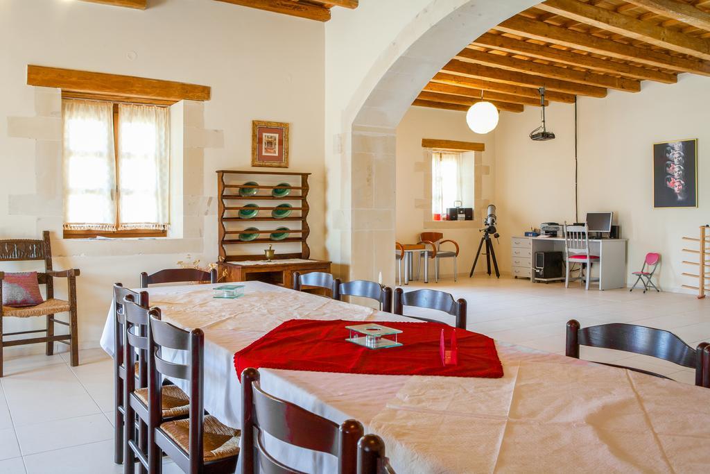 Villa Arodamos With A Pool, Children's Games, And Bbq, Perfect For 23 People!