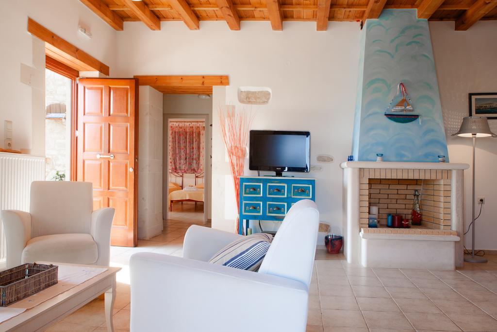 Villa Arodamos With A Pool, Children's Games, And Bbq, Perfect For 23 People! *