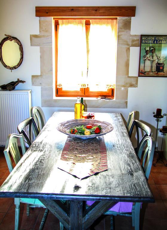 Villa Arodamos With A Pool, Children's Games, And Bbq, Perfect For 23 People! Skouloufia