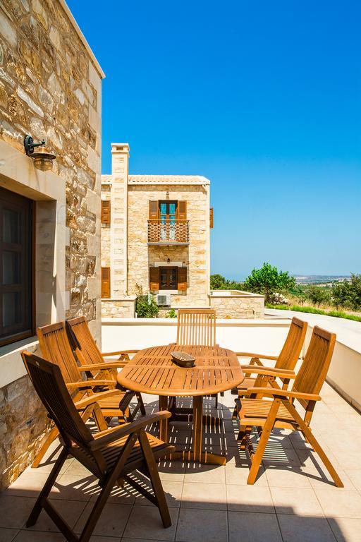 Arodamos With A Pool, Children's Games, And Bbq, Perfect For 23 People! Skouloufia