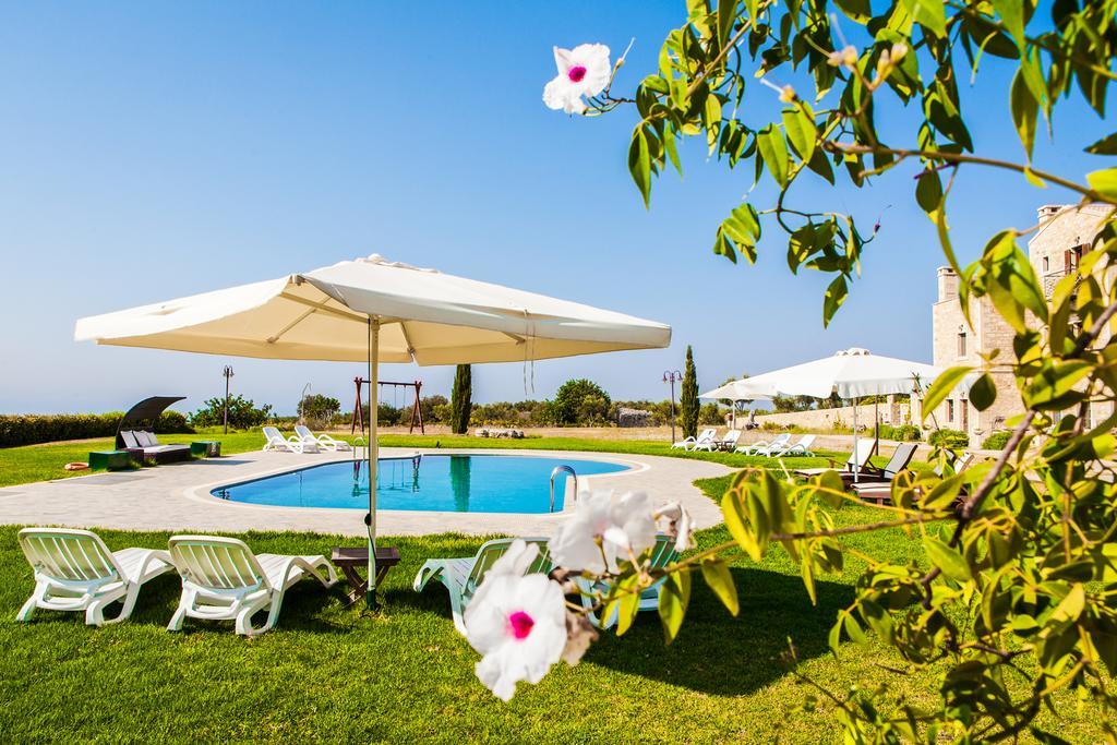Villa Arodamos With A Pool, Children's Games, And Bbq, Perfect For 23 People! Skouloufia