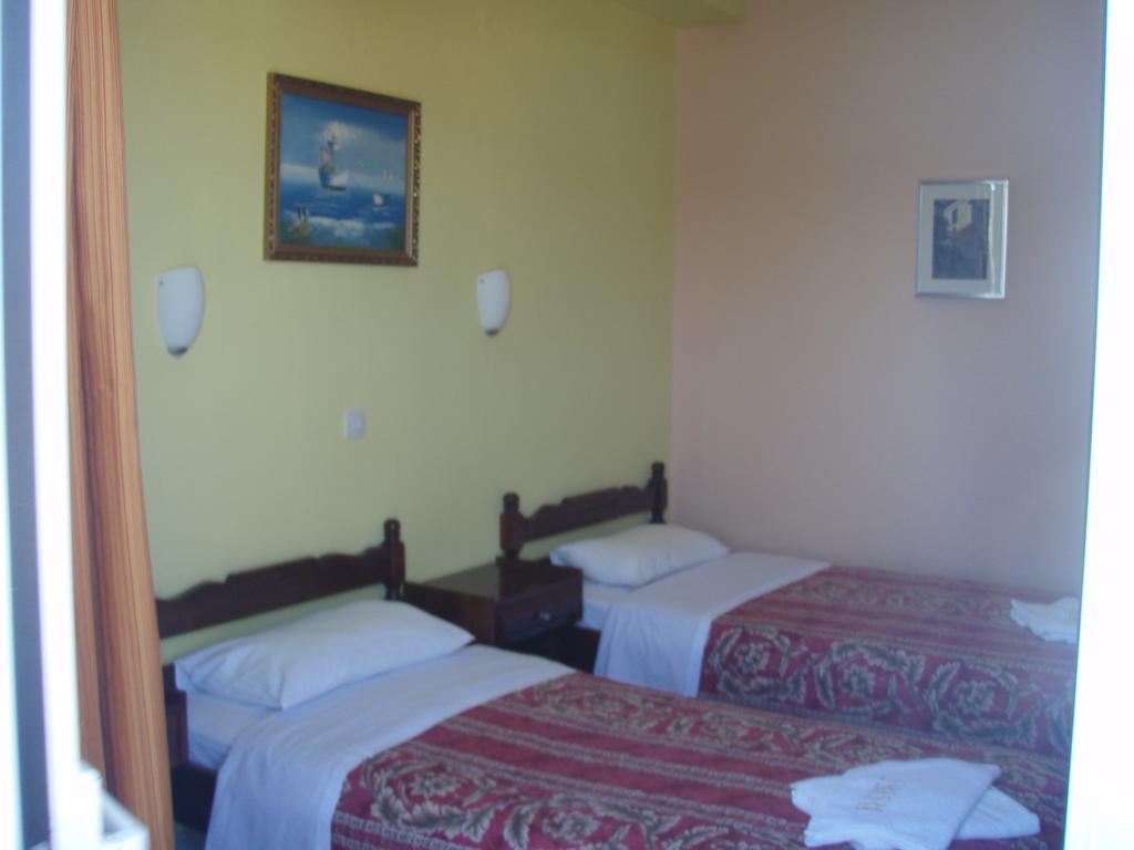 Agnantema Portside Skiathos Town