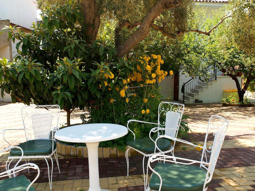Nicolas And Aparthotel Megali Ammos (Skiathos)