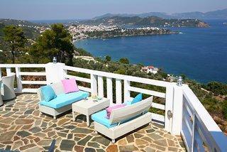 Kivotos Hotel 4*