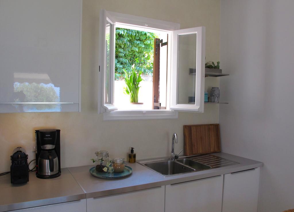 Seafront Calista House With Garden *