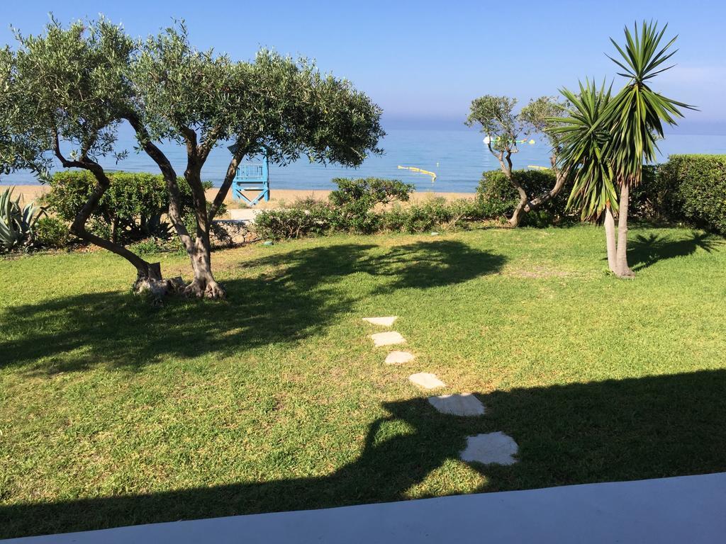 Holiday home Seafront Calista House With Garden Glyfada (Corfu)