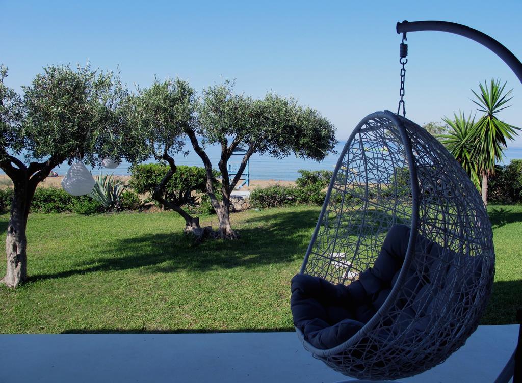 Seafront Calista House With Garden