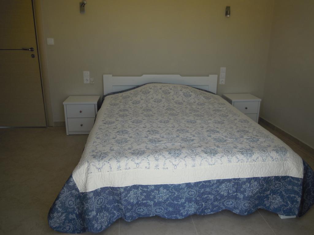 Apartment Petaloudes