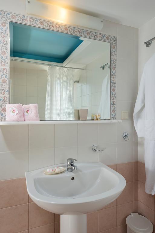 Aparthotel Hermes Sea View 3*