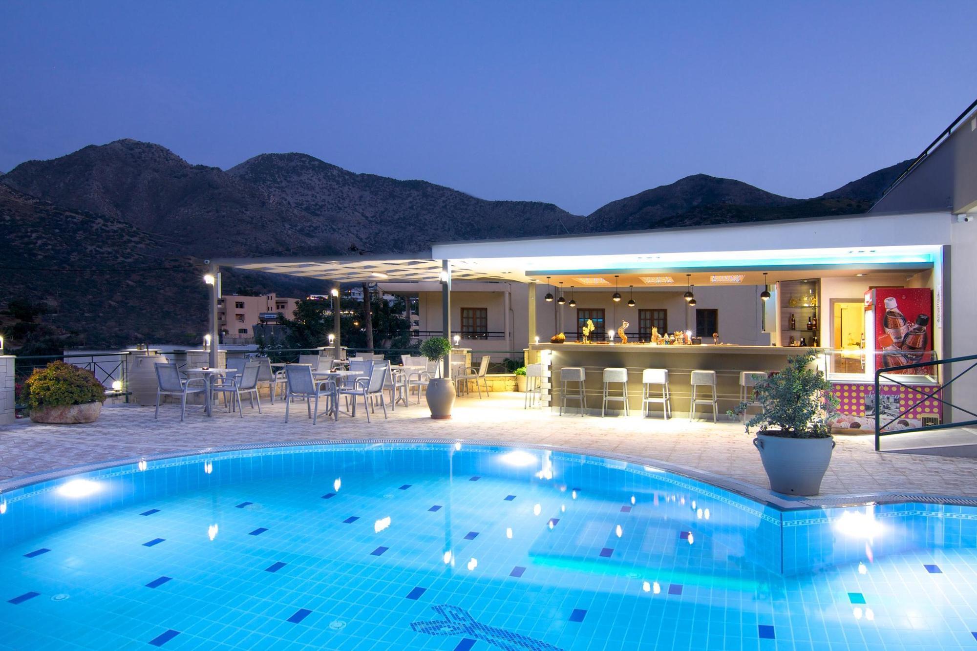 Amalia Aparthotel 3*