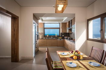 Villa Aspalathos *