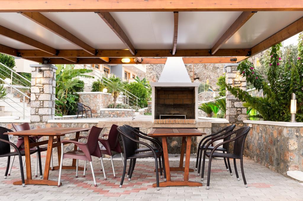 Pefki Sea View Villas *