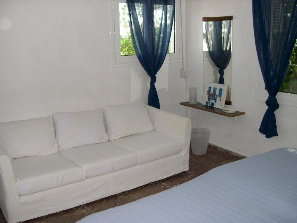 Ftelia * Skiathos Town