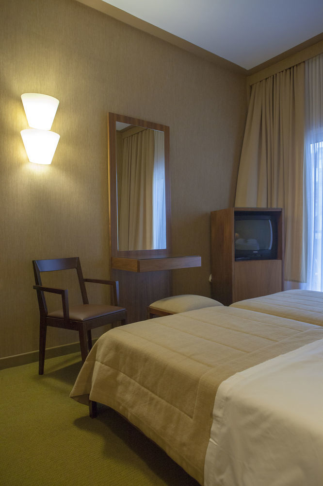 Philippos 3* Athens