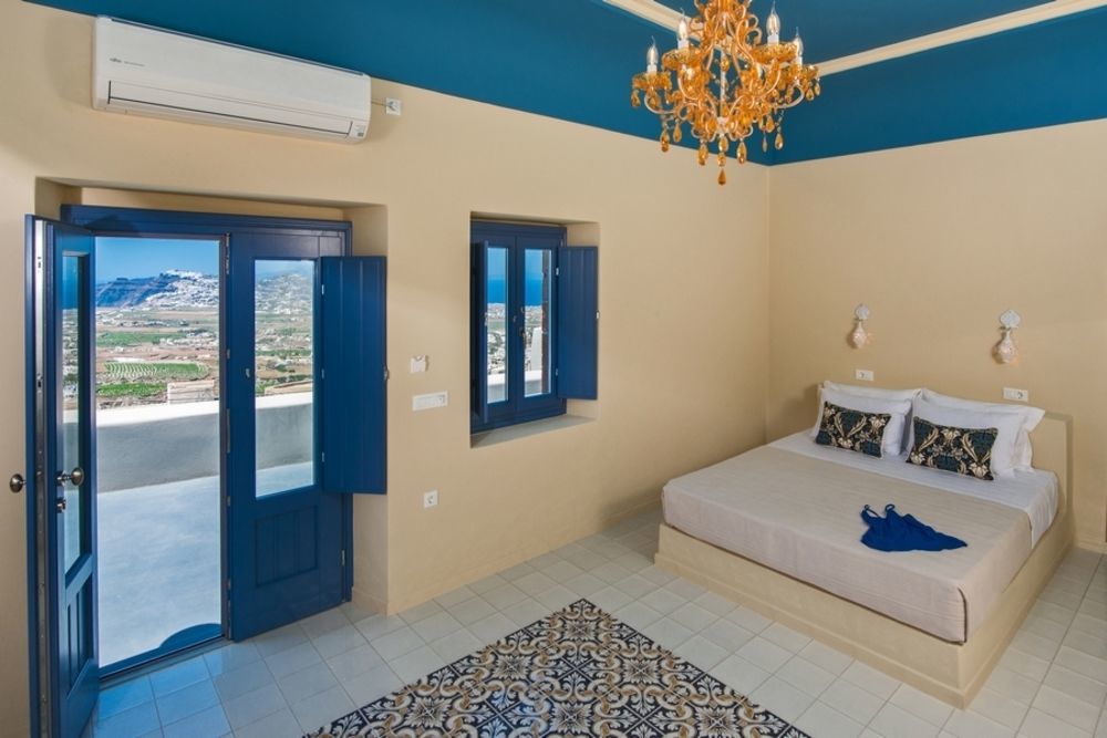 Luna Santorini Villa *