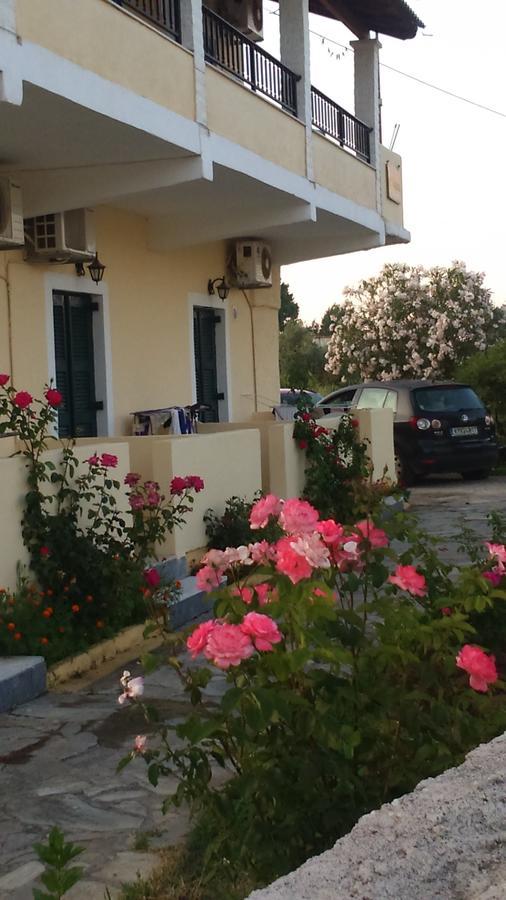 Rose Garden 3*