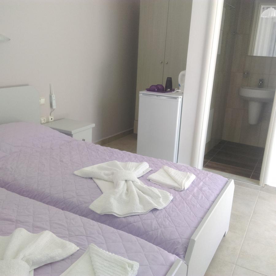 Hotel John Akroyiali Loutro