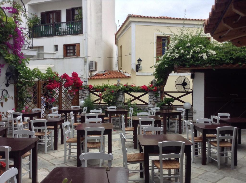 Mouria Skiathos Town