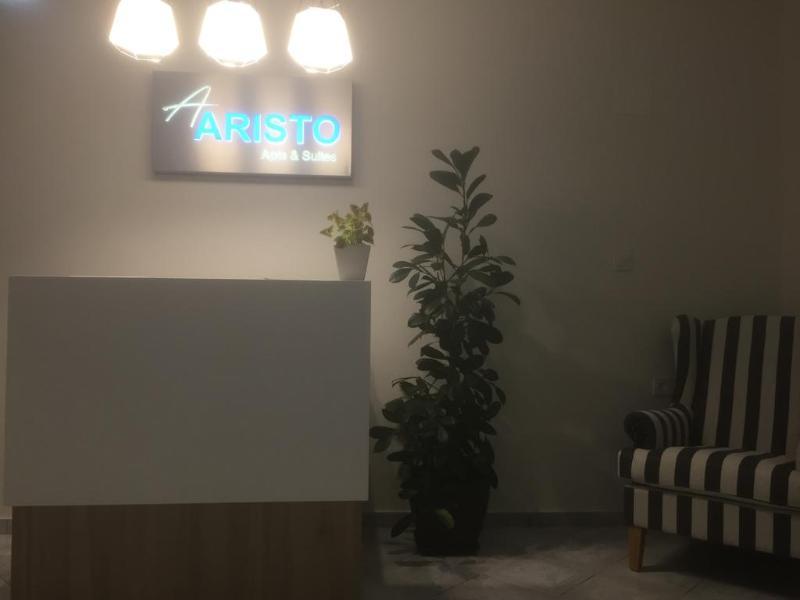 Aristo Apartment *