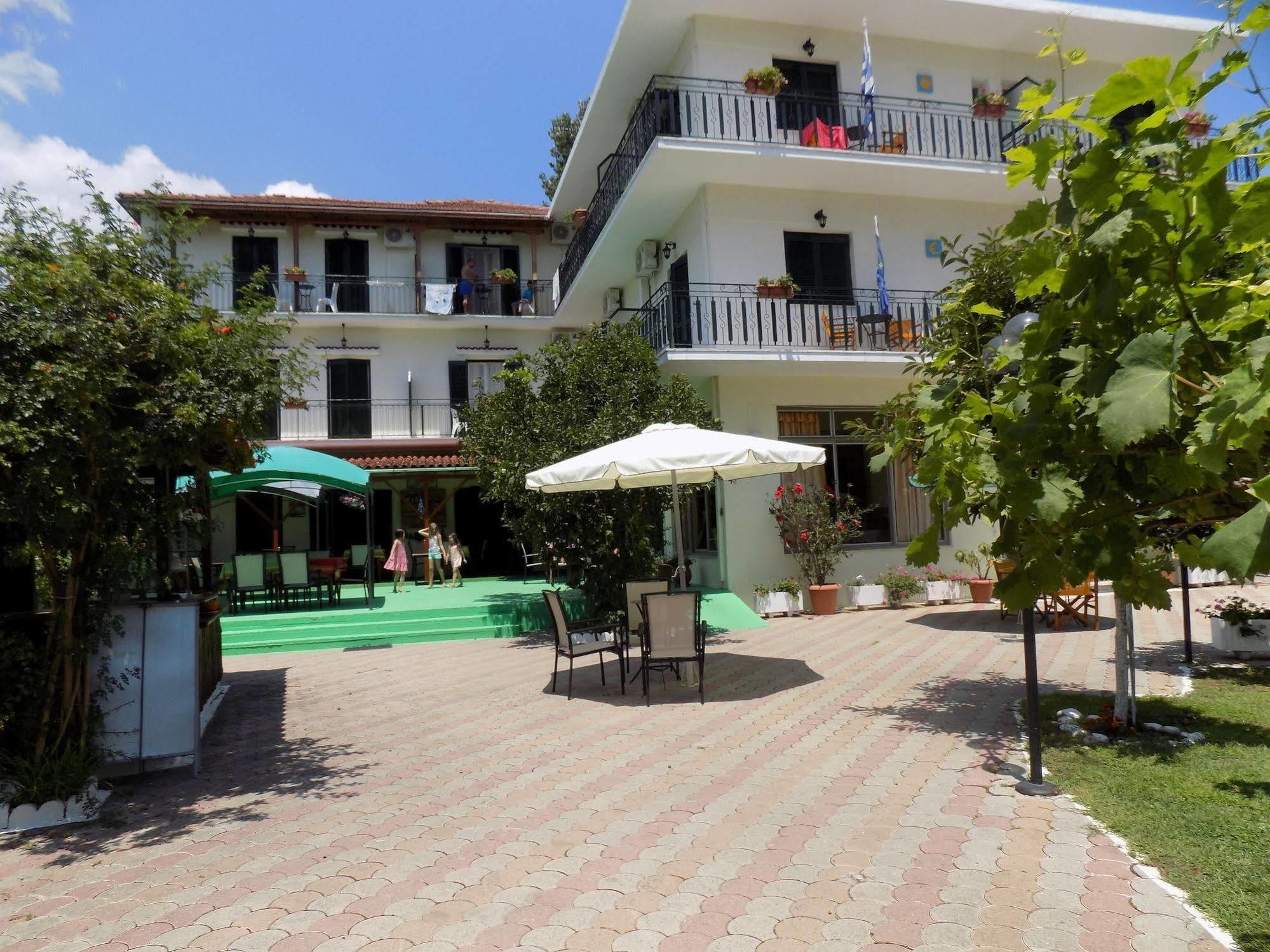 Des Roses Hotel 2* Platanias (Thessaly)