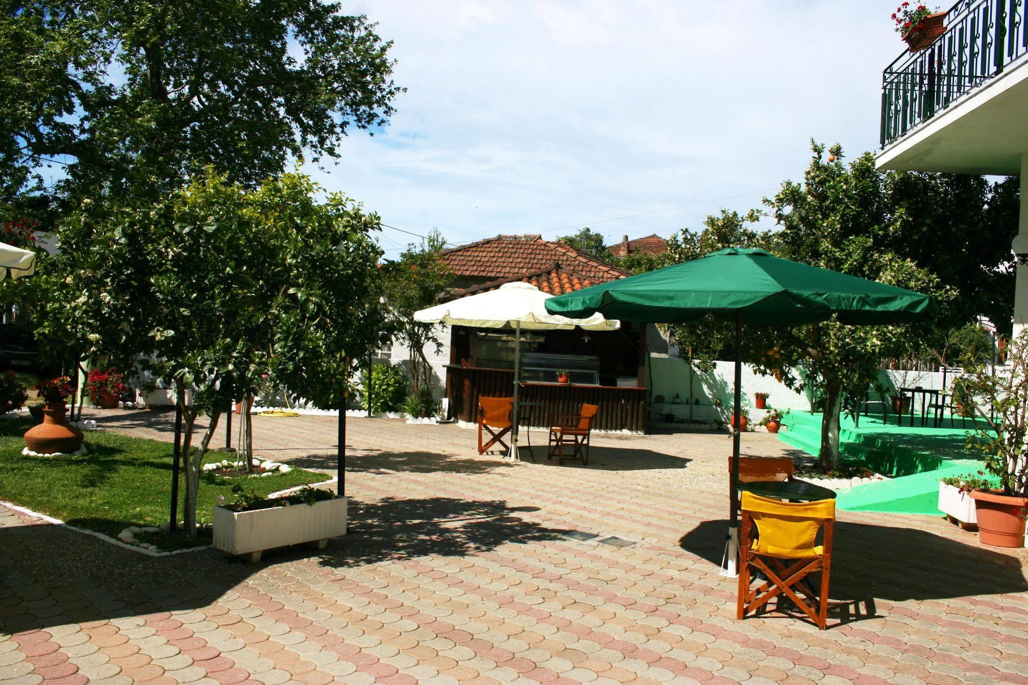 Aparthotel Des Roses Hotel 2*