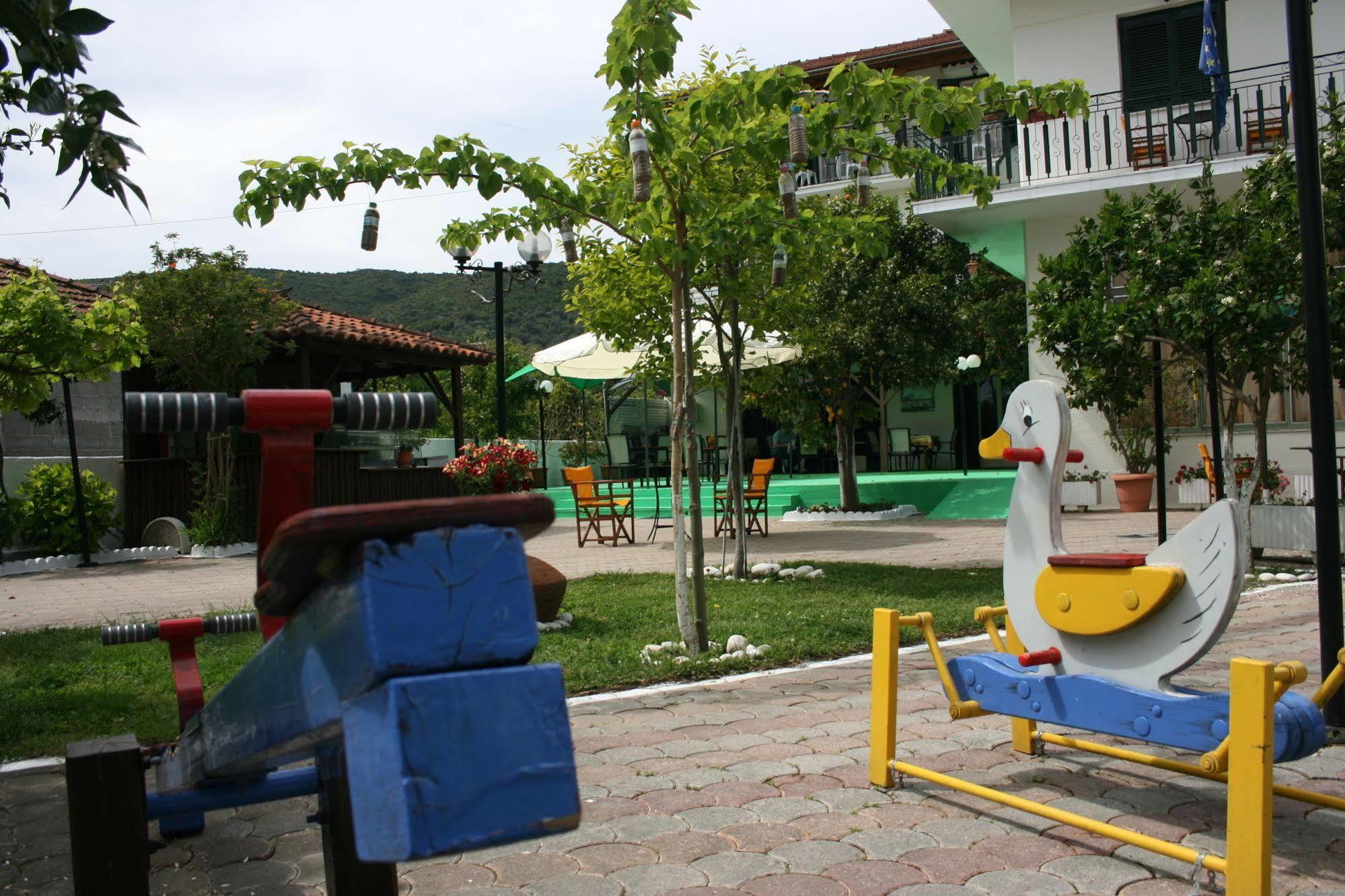 Des Roses Hotel