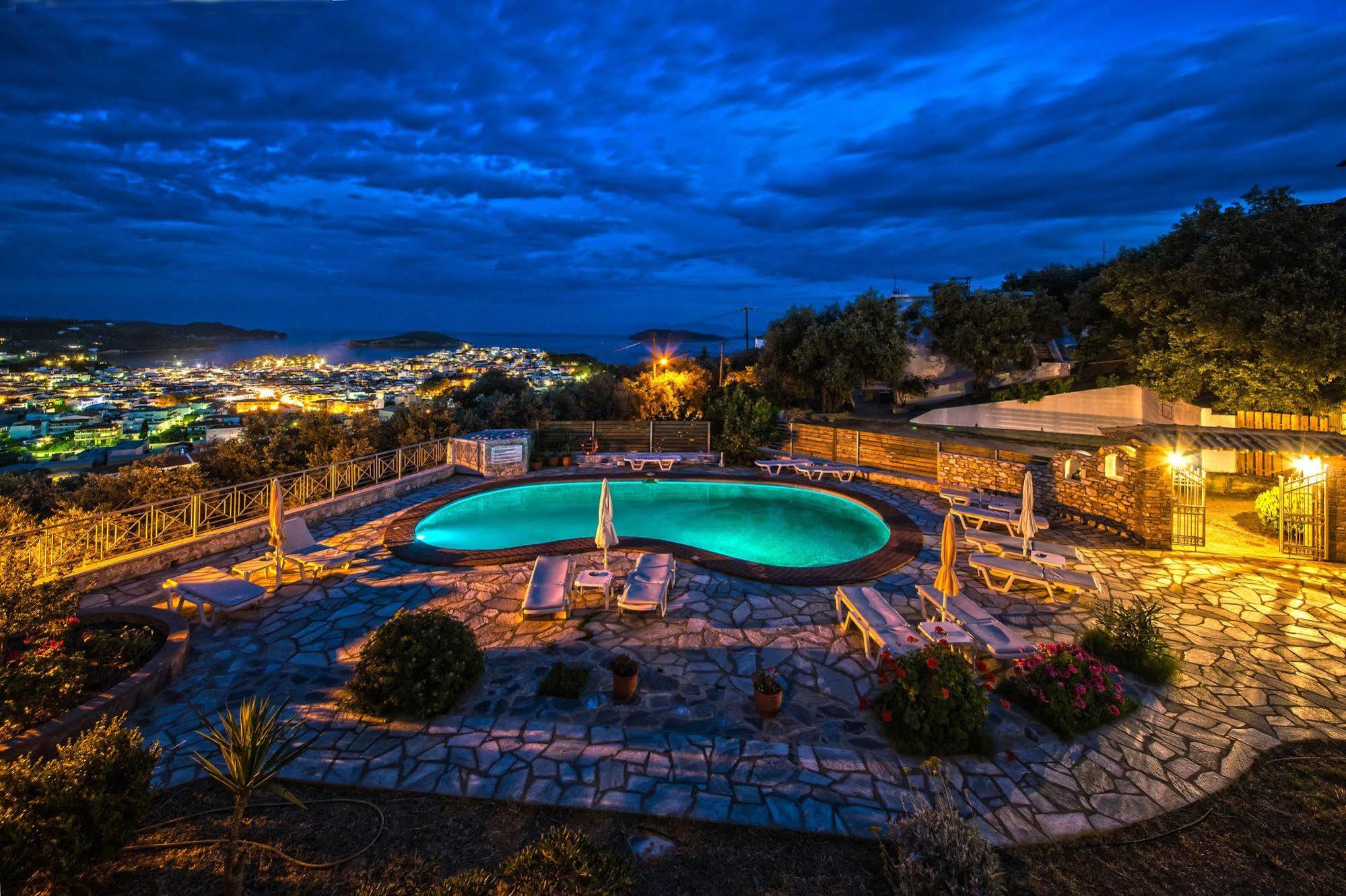 Blue Horizon Aparthotel