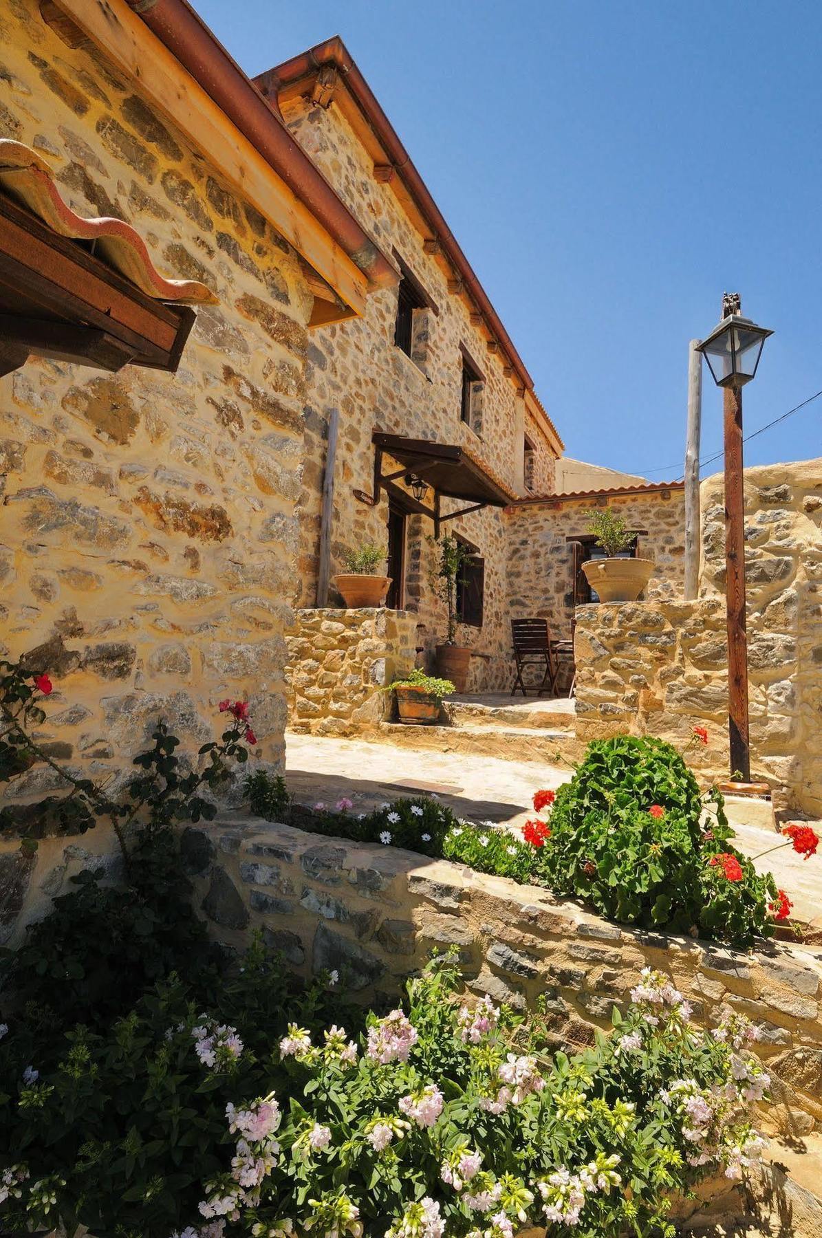 Thalori Traditional Ecotourism Village Aparthotel Kapetaniana
