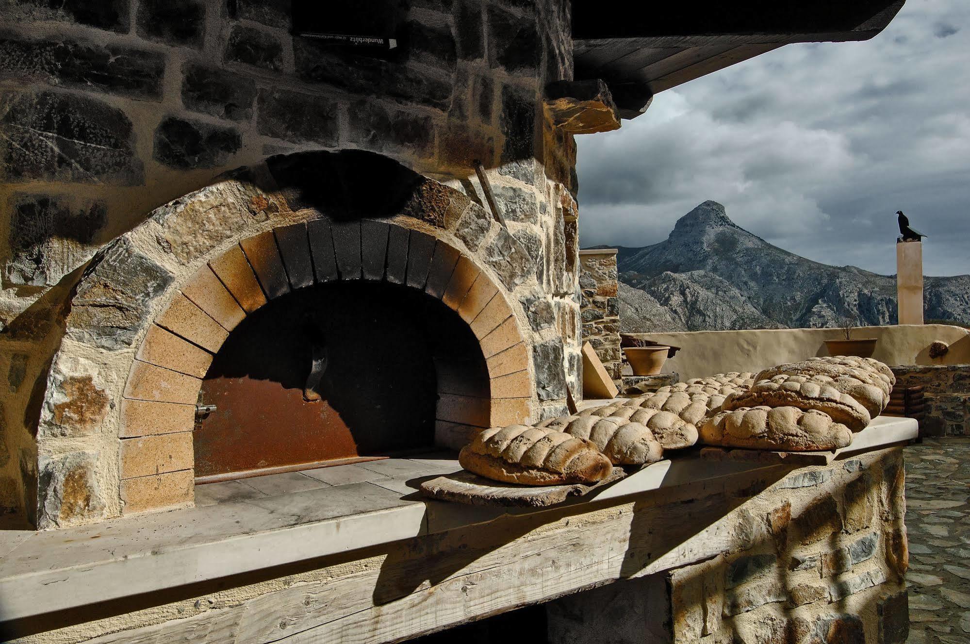 Thalori Traditional Ecotourism Village Aparthotel Kapetaniana