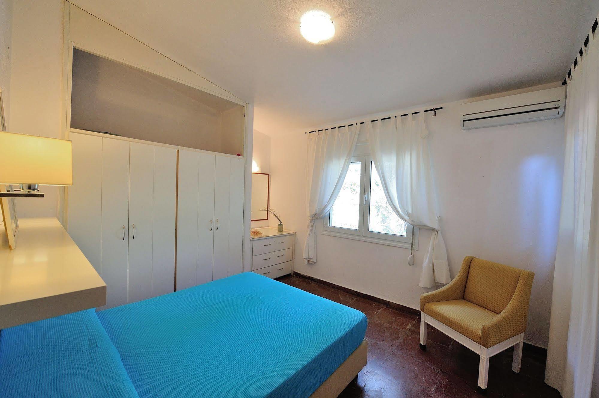 Ftelia Skiathos Town