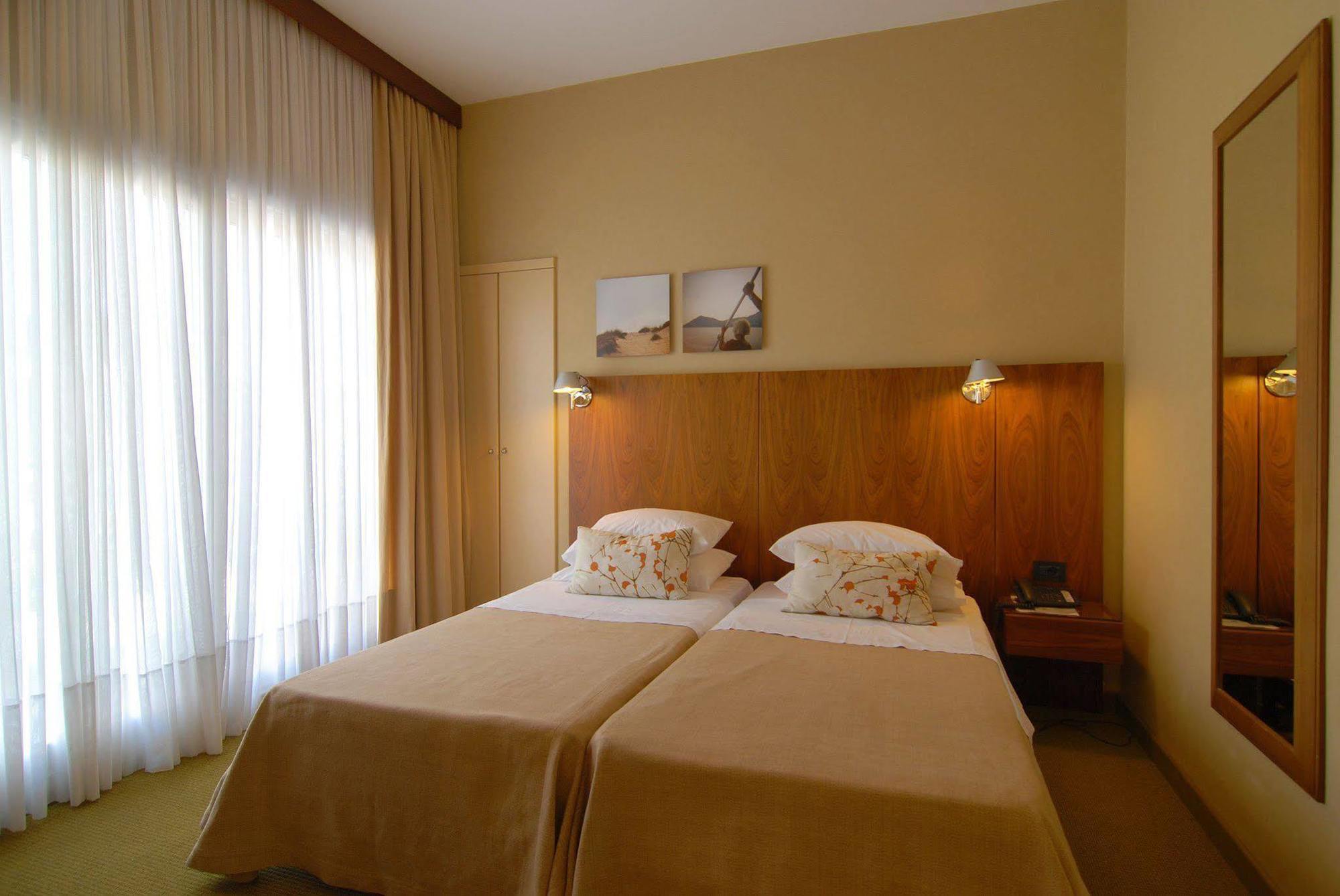Philippos 3* Athens