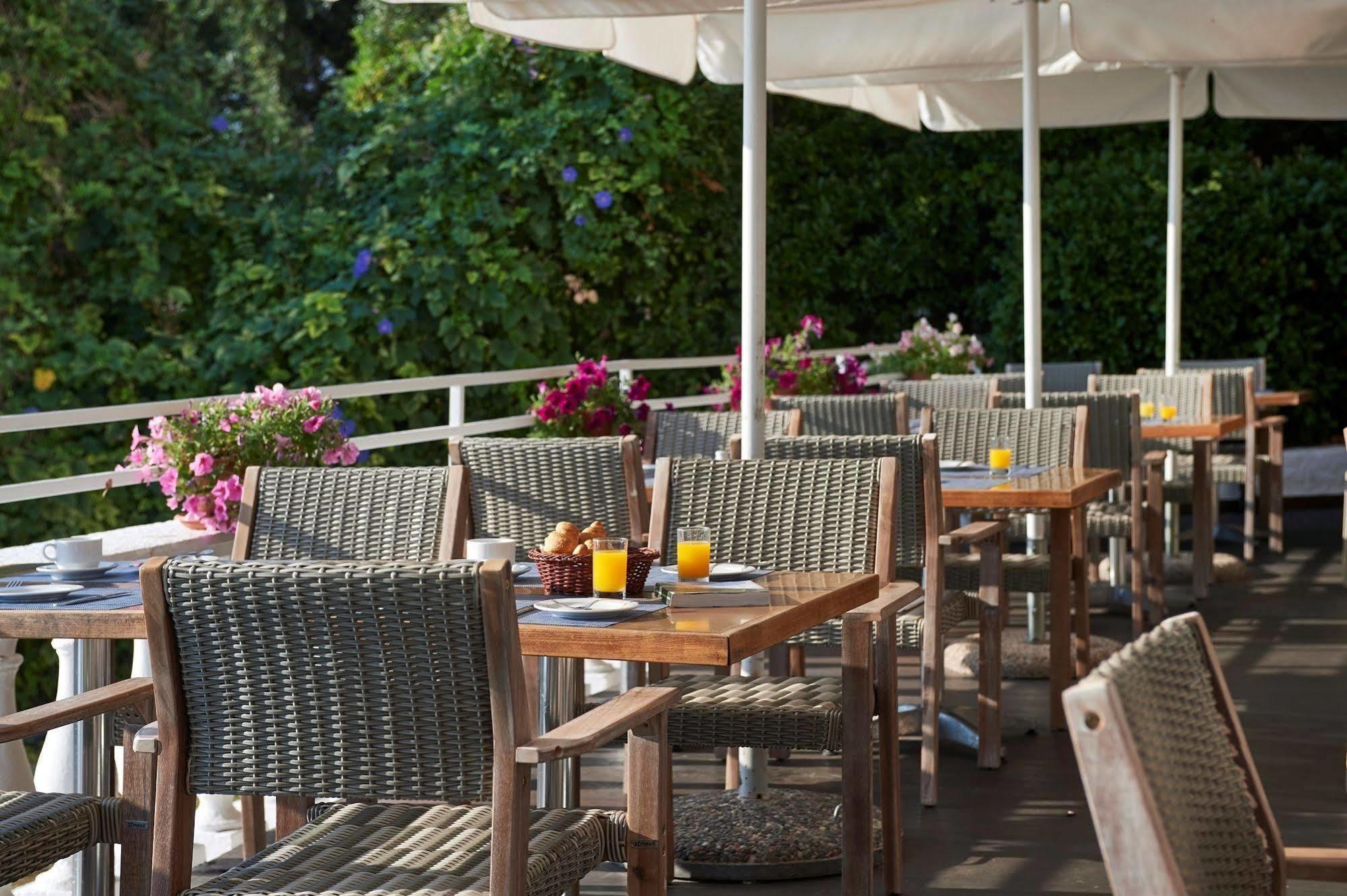 Louis Ionian Sun Hotel 4*