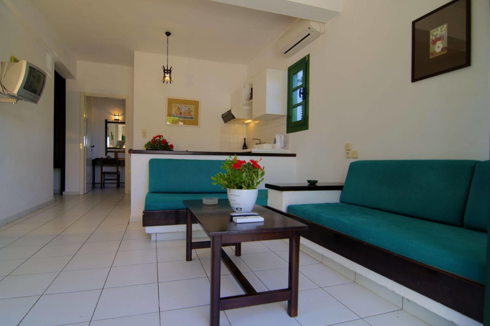 Sirius Aparthotel 2*