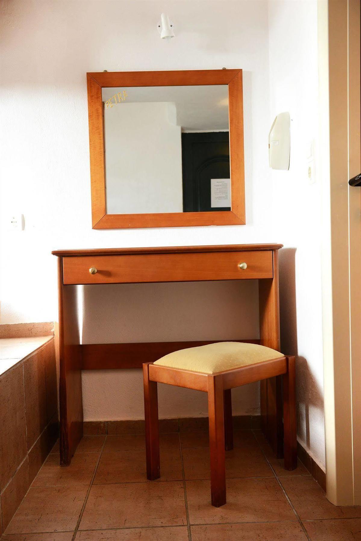 Petra Village Aparthotel 3*